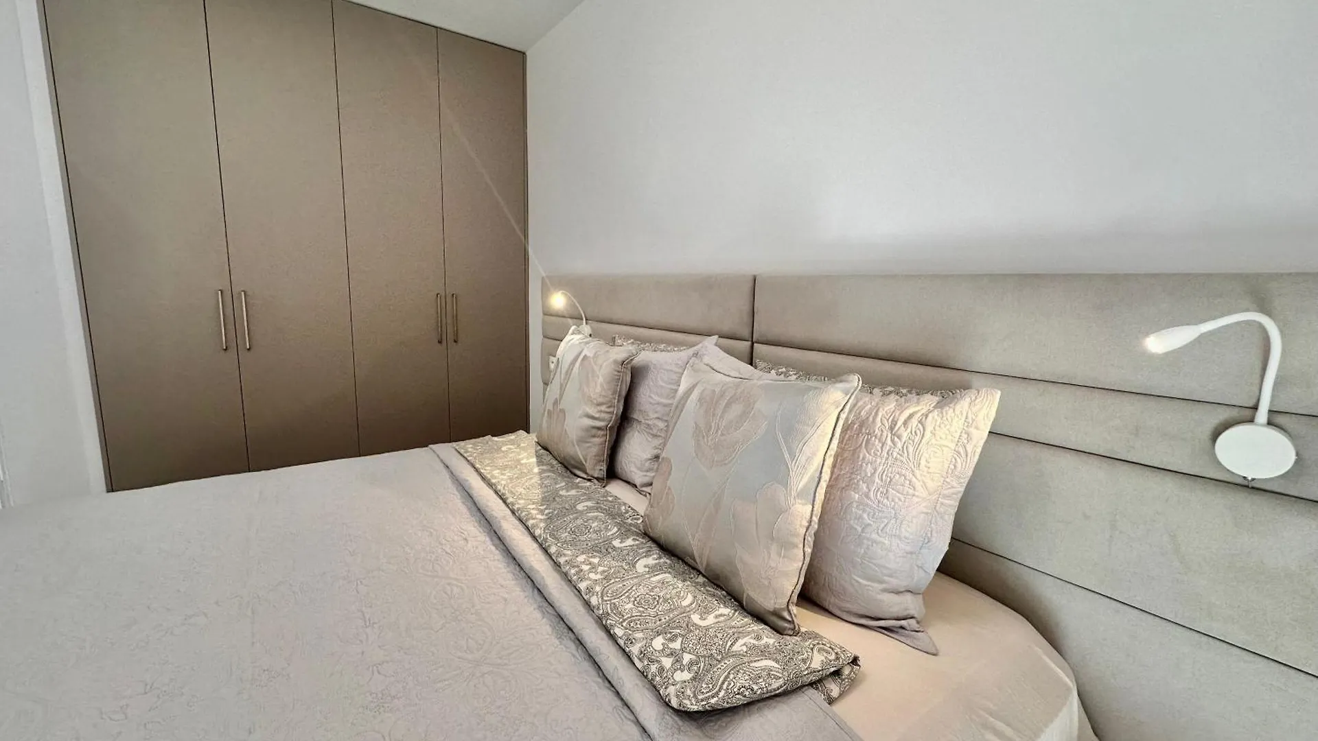 Sunset Apartment 3 & Heated Pool لوس كريستيانوس